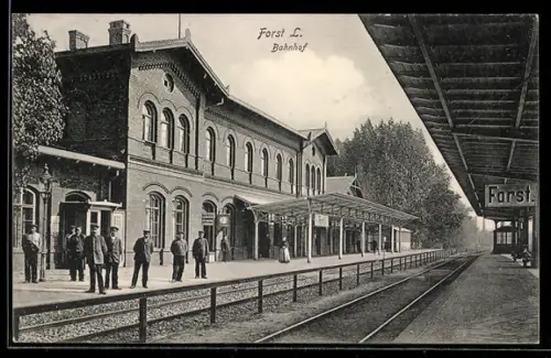 AK Forst /L., Blick in den Bahnhof