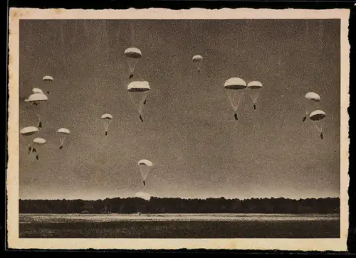 AK Fallschirmjäger am Himmel