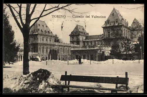 AK Torino, Castello del Valentino in inverno con neve e panchina in primo piano