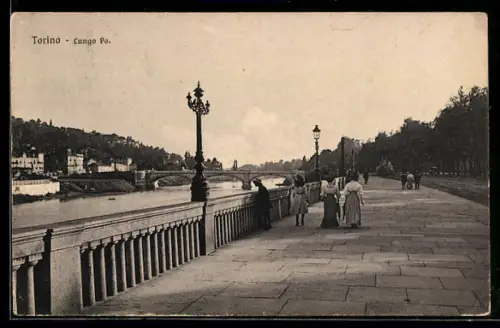 AK Torino, Lungo Po con passanti lungo il fiume