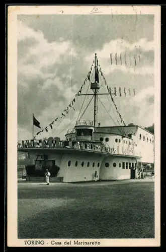 AK Torino, Casa del Marinaretto con decorazioni festive