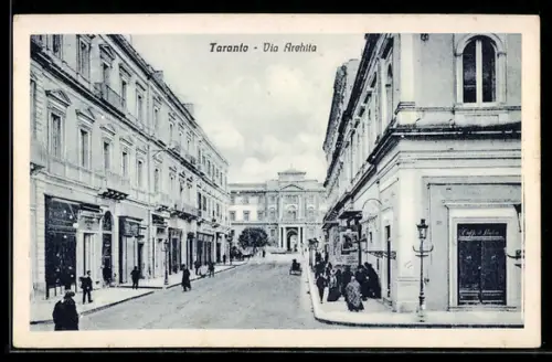 AK Taranto, Via Archita con edifici storici e passanti