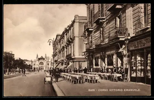 AK Bari, Corso Vittorio Emanuele, caffè all`aperto e negozi lungo la strada