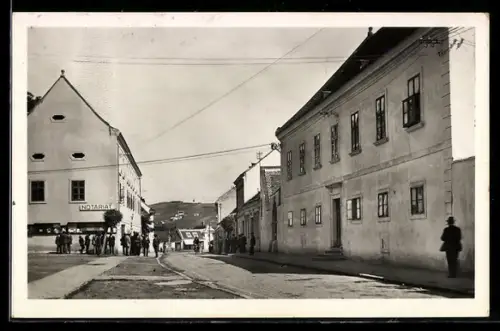AK Haugsdorf /N.-Ö., Hauptplatz, mit Notariat