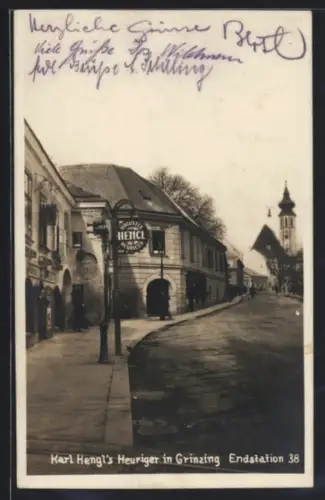 AK Grinzing, Karl Hengls Heuriger, Strasse mit Kirche