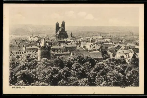 AK Prenzlau, Ortsansicht mit Kirche und Wehrturm