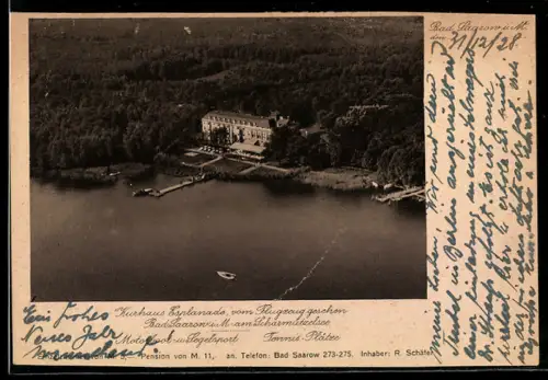AK Bad Saarow i. M., Kurhaus Esplanade R. Schäfer, Flugzeugaufnahme, Scharmützelsee, Motorboot, rückseitig Lageplan