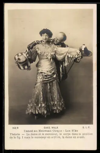 AK Auffällig gekleidetes Paar tanzt den Cake Walk