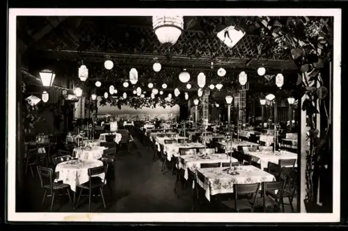 AK Berlin, Gasthaus Haus Vaterland am Potsdamer Platz, festlich gedeckter Saal mit Lampions und Tischdekoration