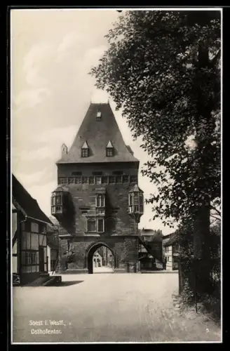 AK Soest i. Westf., Osthofentor mit Strassenpartie
