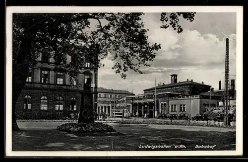 AK Ludwigshafen a. Rh., Partie am Bahnhof