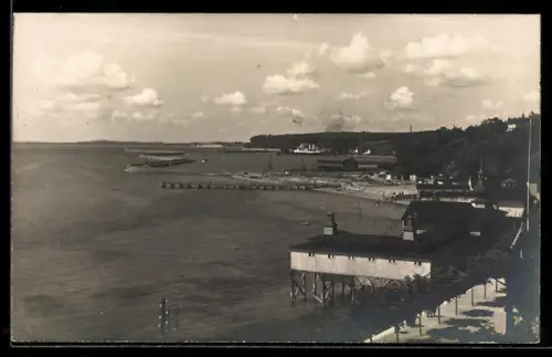AK Sassnitz auf Rügen, Teilansicht des Ortes mit Hafen