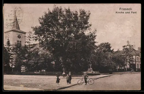 AK Friesack, Kirche und Post, Denkmal an der Chaussee