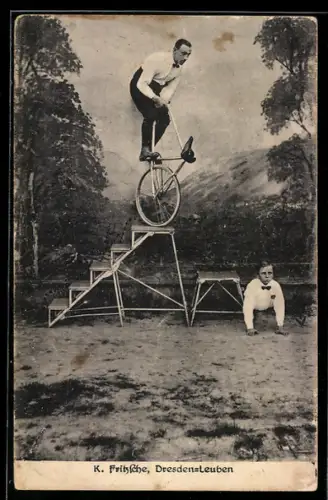 AK Dresden-Leuben, K. Fritzsche, Akrobat mit dem Einrad auf den Treppen