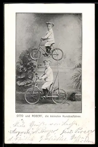 AK Die kleinsten Kunstradfahrer Otto und Robert, Radsport-Akrobaten