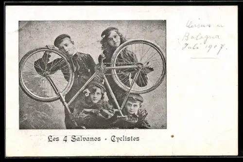 AK Les quatre Salvanos, Cyclistes, Radsport-Akrobaten