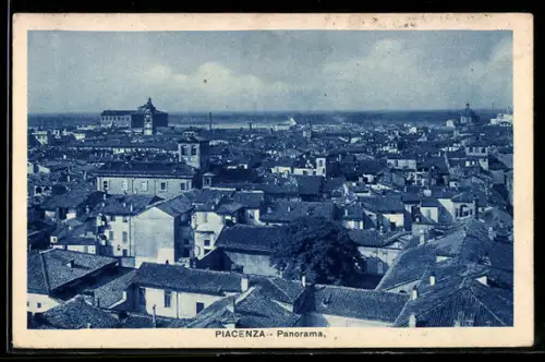 AK Piacenza, Panorama della città con vista sui tetti e edifici storici