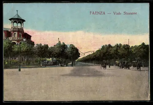 AK Faenza, Viale Stazione con alberi e palazzo storico a sinistra