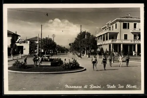 AK Miramare di Rimini, Viale Ivo Oliveti con passanti e edifici storici