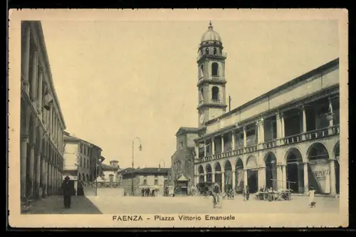 AK Faenza, Piazza Vittorio Emanuele con campanile e portici eleganti