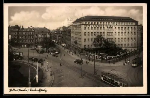 AK Halle / Saale, Riebeckplatz mit Strassenbahnen