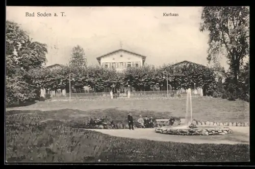 AK Bad Soden a. T., Ortspartie mit Brunnen