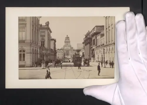 Fotografie Ansicht Bruxelles, La Rue de la Regence, Strassenbahn, Grossformat 16 x 25cm