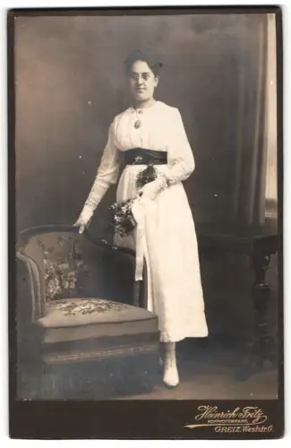 Fotografie Heinrich Fritz, Greiz, Weststrasse 6, Portrait der Frau Hilda Spranger, 1920