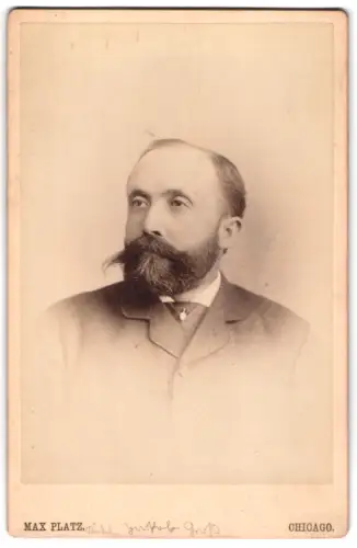 Fotografie Max Platz, Chicago, N. Clark St 88, Porträt des Herrn Karl Gross