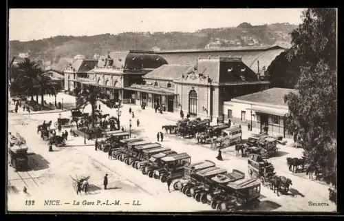 AK Nice, la Gare P.-L.-M., Autos und Kutschen vor dem Bahnhof