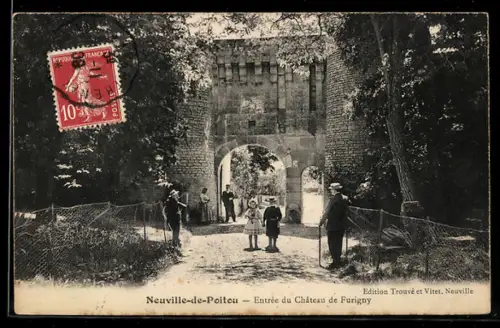 AK Neuville-de-Poitou, Entrée du Château de Furigny