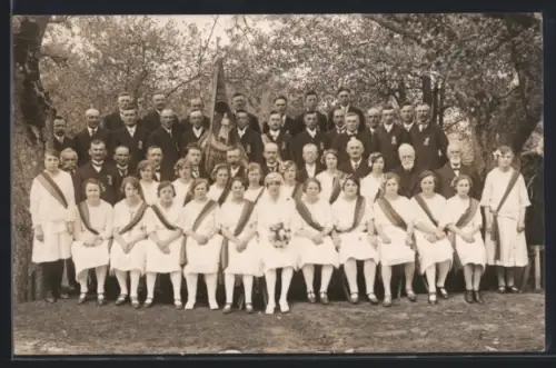 Foto-AK Wertheim, Gruppenaufnahme Angehörige vom Gesangsverein