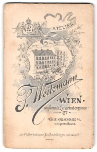 Fotografie S. Weitzmann, Wien, Calvarienberggasse 37, Ansicht Wien, Ansicht des Atelier umrahmt von Blumen, Kgl. Wappen