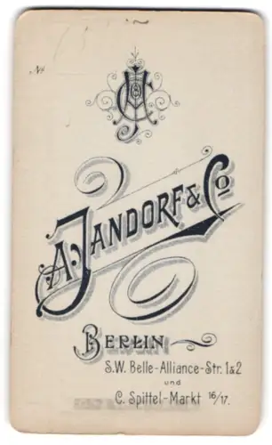 Fotografie A. Jandorf & Co., Berlin, S.W. Belle-Alliance-Str. 1 & 2, Monogramm des Fotografen mit filigranen Linien