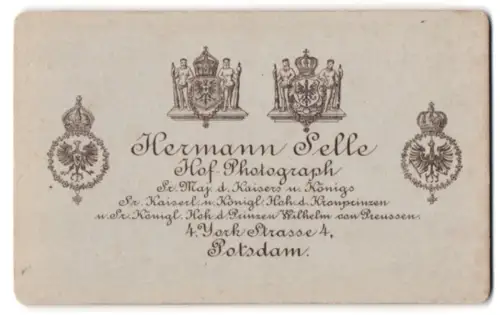 Fotografie Hermann Selle, Potsdam, Yorkstrasse 4, Name des Fotografen umgeben von Wappen