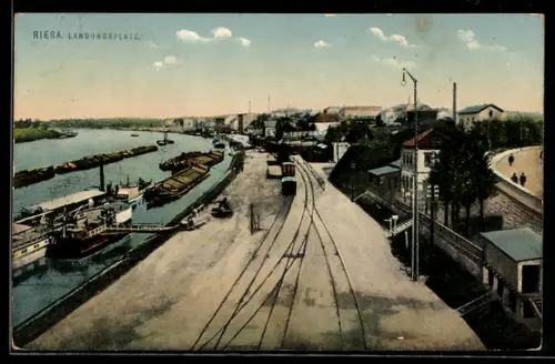 AK Riesa, Partie an der Elbe, Dampfer am Landungsplatz