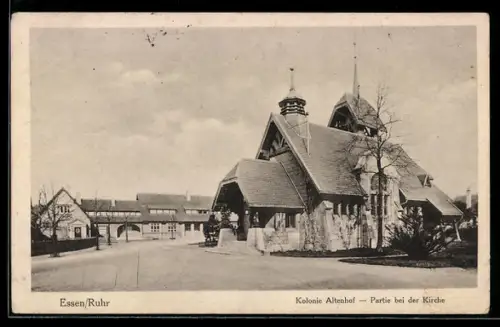 AK Essen /Ruhr, Kolonie Altenhof, Strassenpartie mit Kirche