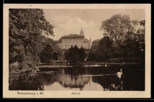 AK Wiesenburg i. M., Uferpartie mit Schloss