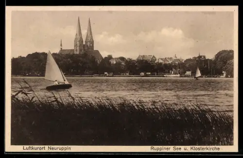 AK Neuruppin, Ruppiner See, Klosterkirche, Segelboot auf dem See