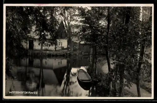 AK Wotschofska, Kanalpartie Wotschofskaweg, Haus am Wasser, Boot, Uferweg