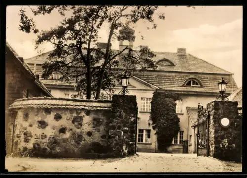 AK Klosterheide /Neuruppin, Gutshaus mit Tor und Mauer