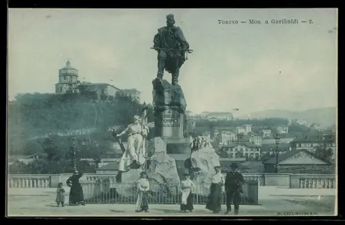 AK Torino, Monumento a Garibaldi con vista panoramica della città sullo sfondo