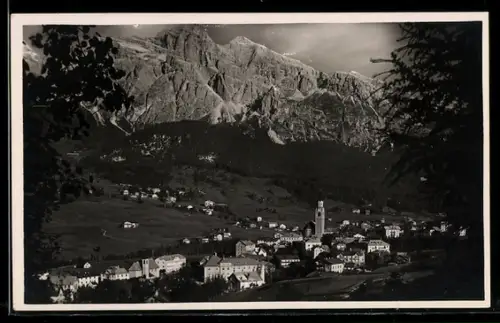 AK Cortina, Vista della città con Tofana sullo sfondo