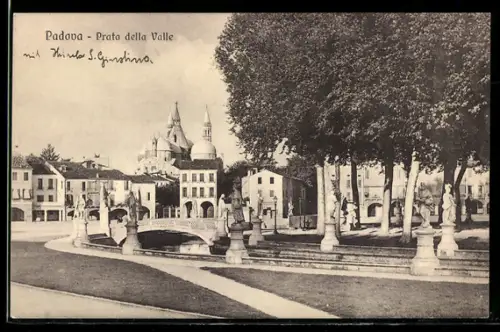 AK Padova, Prato della Valle con statue e ponte, vista della Basilica di Sant`Antonio