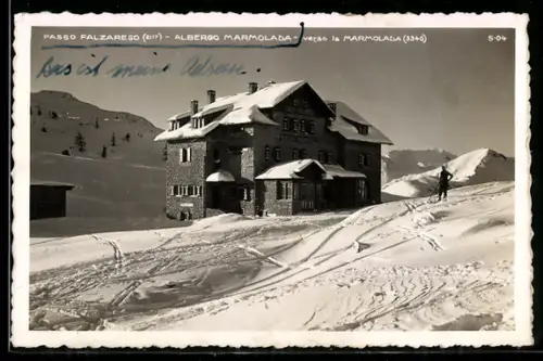 AK Passo Falzarego, Albergo Marmolada, Vista sulla neve verso la Marmolada
