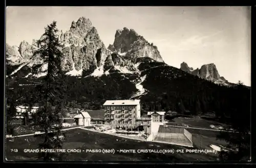 AK Passo Tre Croci, Grand Hotel Tre Croci con Monte Cristallo e Piz Popena sullo sfondo