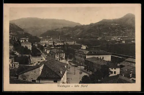 AK Valdagno, Lato Nord con vista panoramica delle montagne e degli edifici storici
