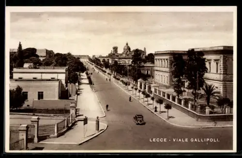 AK Lecce, Viale Gallipoli con edifici storici e auto d`epoca