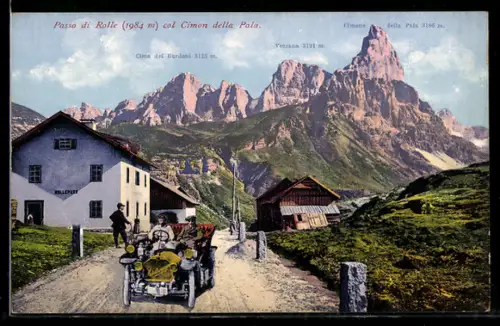 AK Passo di Rolle, Auto d`epoca e vista sul Cimon della Pala nelle Dolomiti
