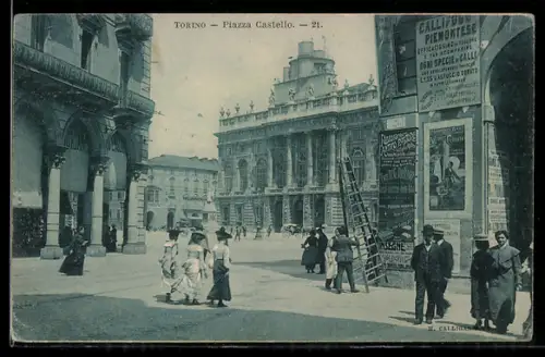 AK Torino, Piazza Castello, vista sulla facciata del teatro con passanti e manifesti pubblicitari